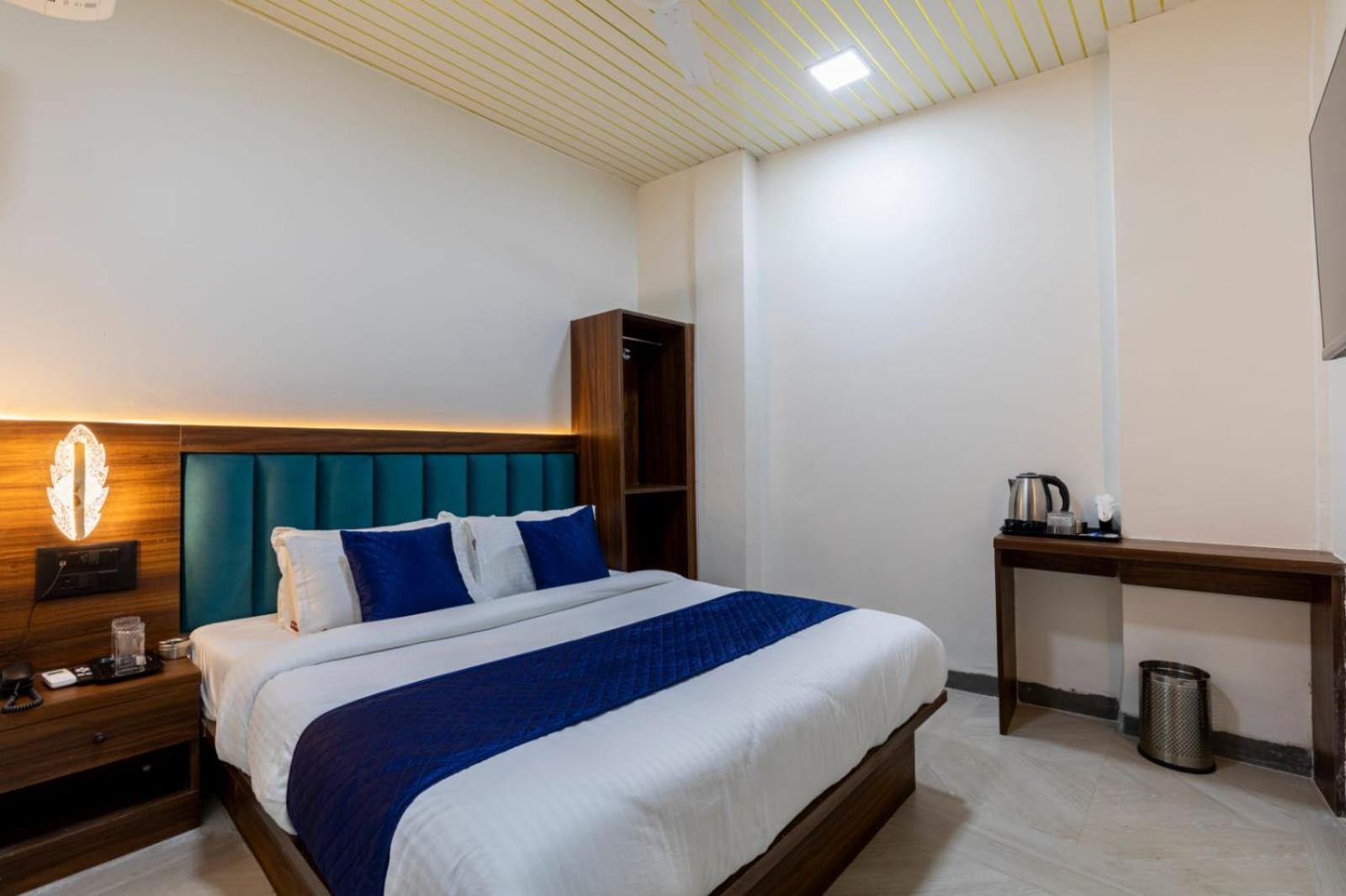 Ananta Near Andheri Station Hotel 3*