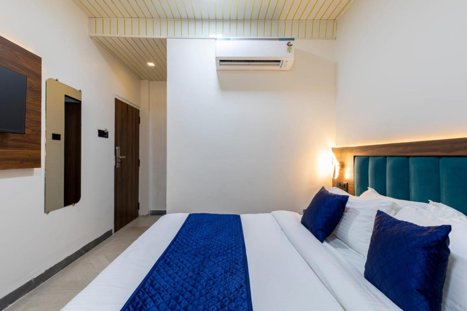 Hotel Ananta Near Andheri Station Bombaj